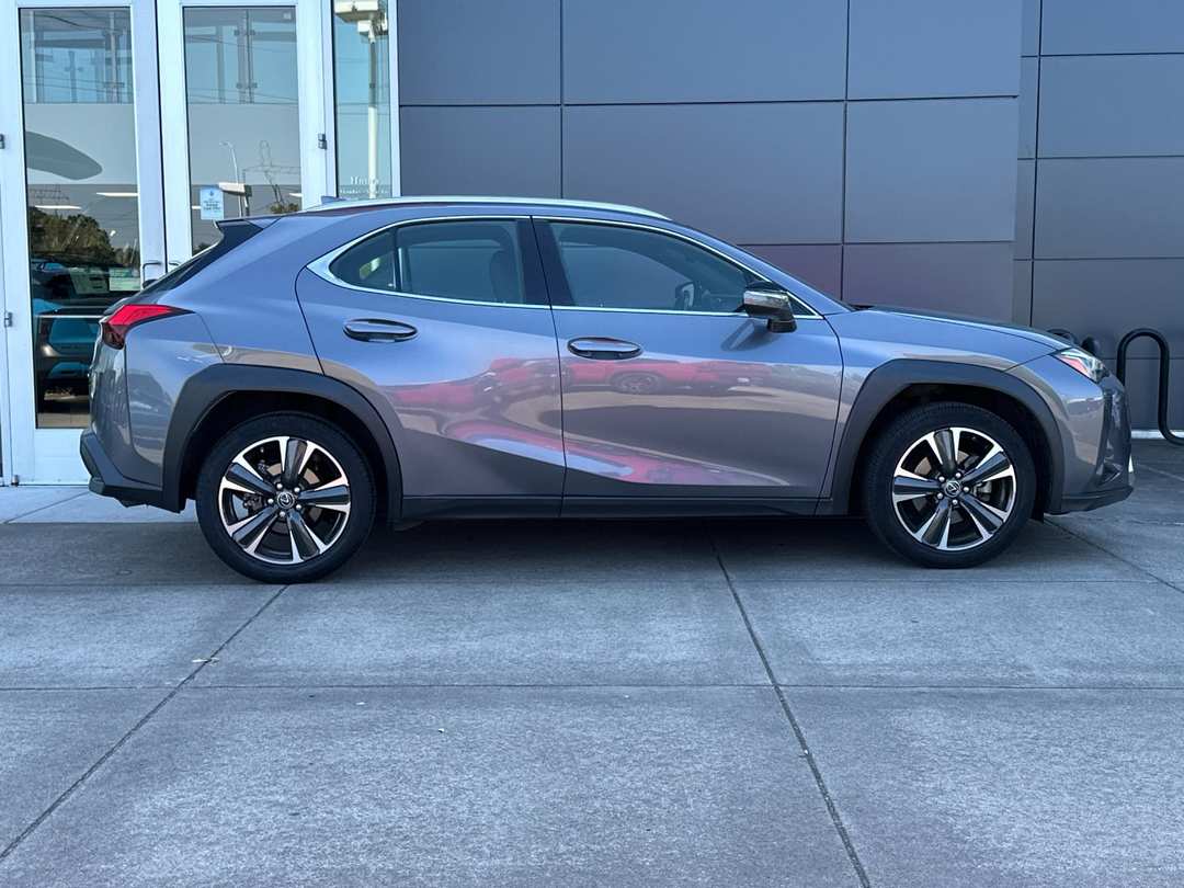 2019 Lexus Ux 200 Base - Image 3