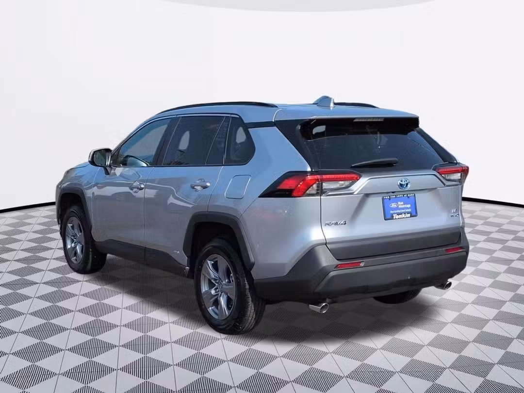 2024 Toyota Rav4 Hybrid LE - Image 3