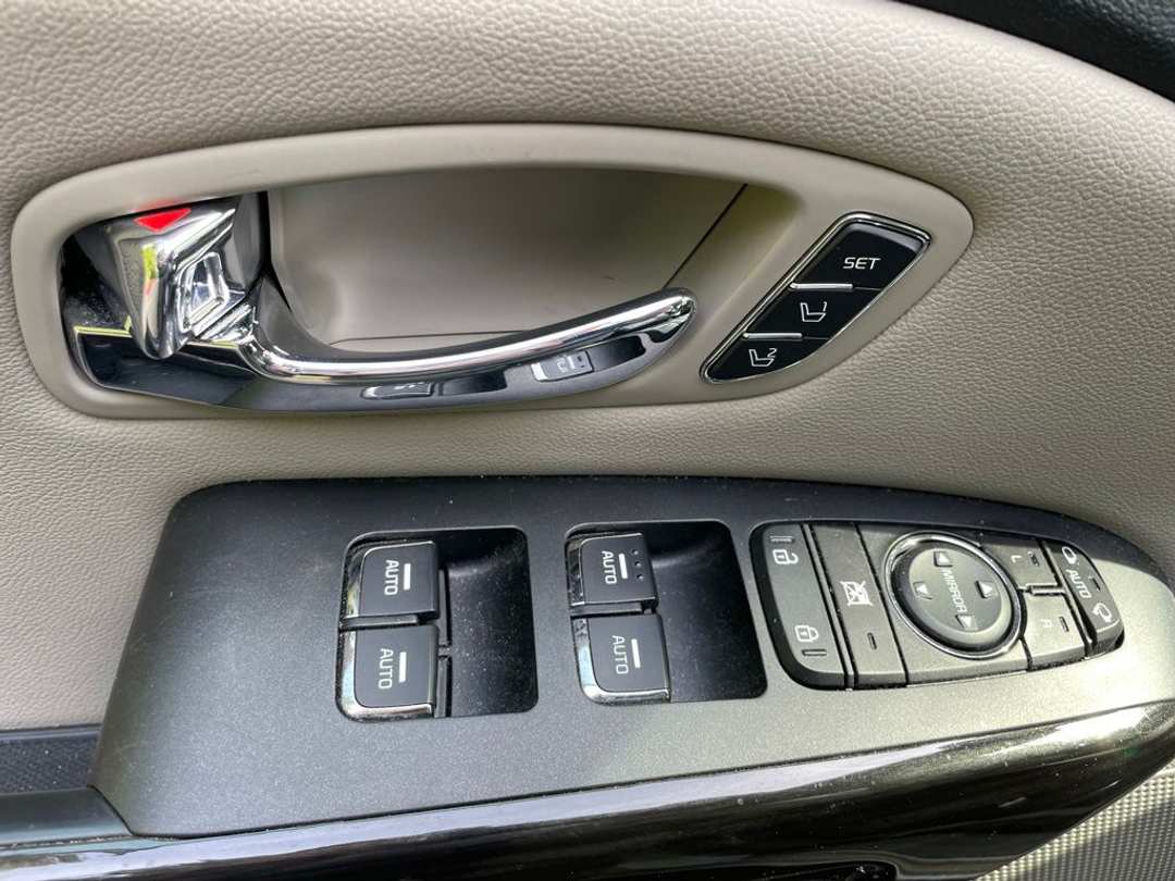 2021 Kia Sedona EX - Image 3