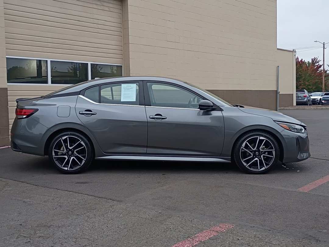 2025 Nissan Sentra SR - Image 3