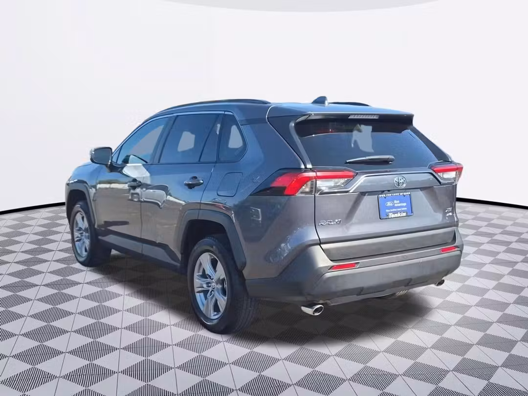 2024 Toyota Rav4 XLE - Image 3